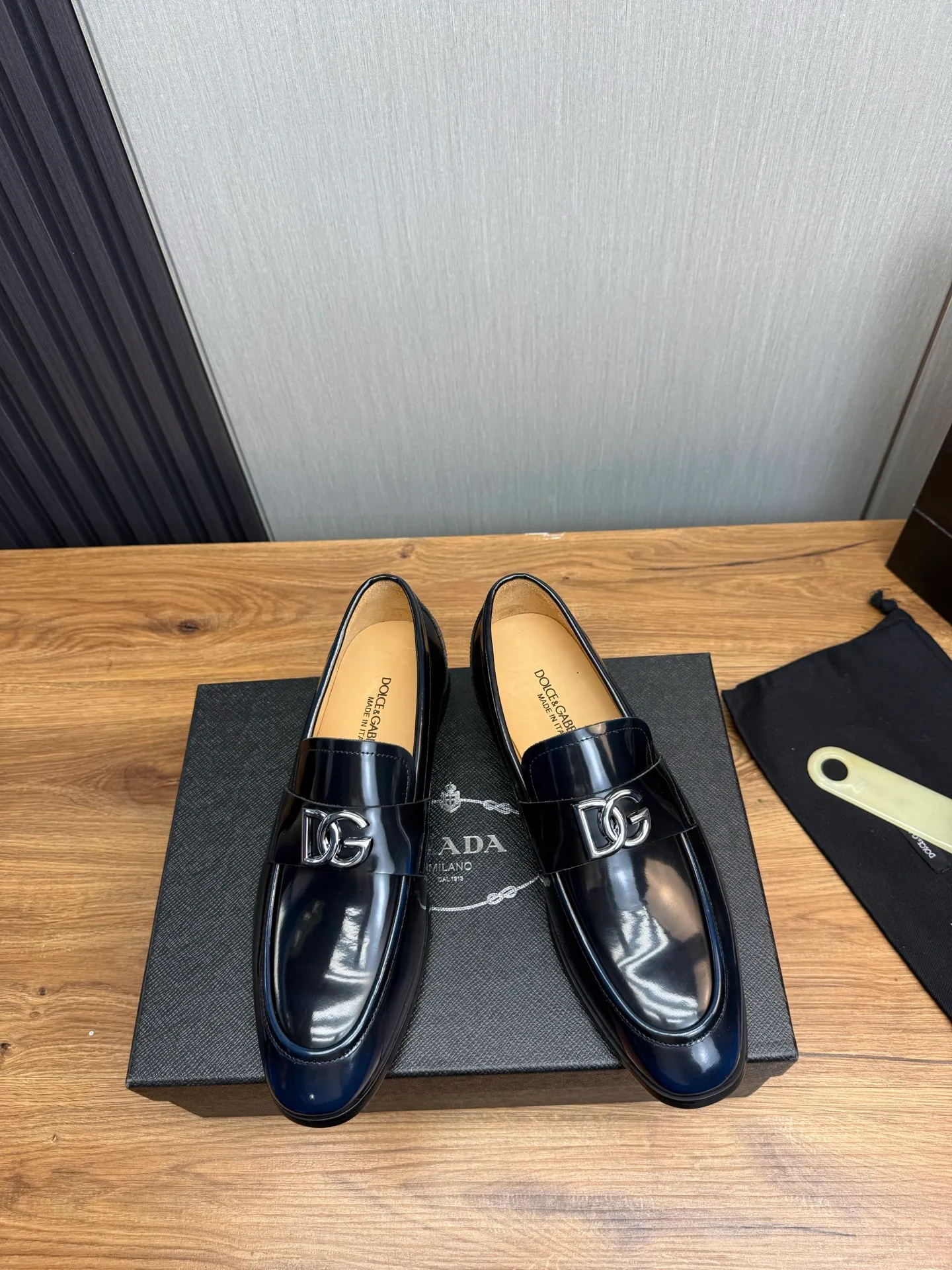 Factory price 520💰 Dolce&G .DG men's loafers👞 Classic and fashionable style, embellished with personalized DG logo. Imported cowhide, open-edge beaded cowhide, cowhide lining, original non-slip and wear-resistant outsole Size: 39-44 (customized at 38.45)